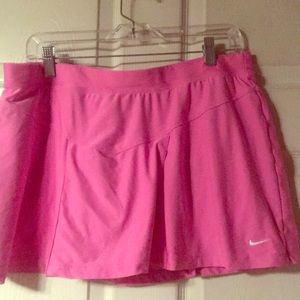 Large Nike fit dry tennis skirt!